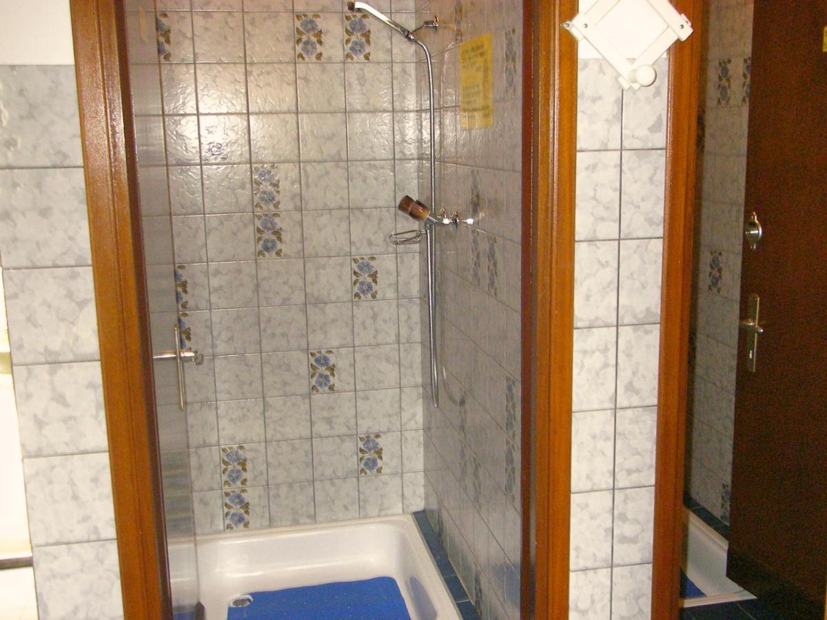 Hostel Baracca Backpacker Aurigeno Pokoj fotografie